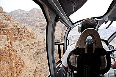 《巨击大乱斗》11月联动《奥特曼：崛起》